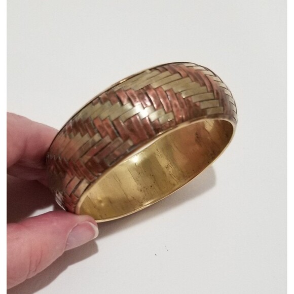 Silver Copper and Brass 1" Wide Basket Weave Cuff Bracelet and Matching Earrings - Picture 2 of 10